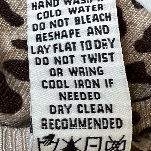 Women’s Vertigo Leopard Print V-Neck Button Front Cardigan With Rhinestones XS-S - Picture 10 of 12